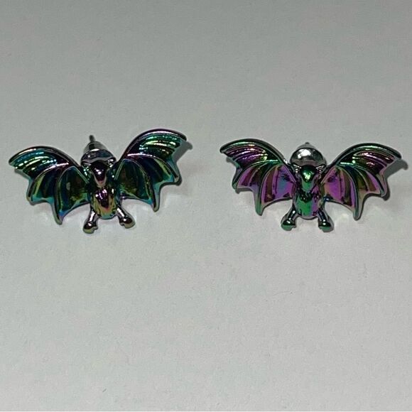 CHAMELEON CHROME BAT STUD EARRINGS - Picture 1 of 11